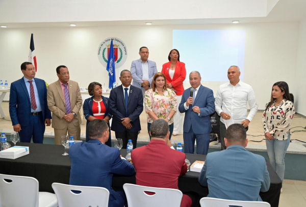 CODIA recibe conferencia sobre los procesos de Licitación de los Mantenimientos de Obras Viales