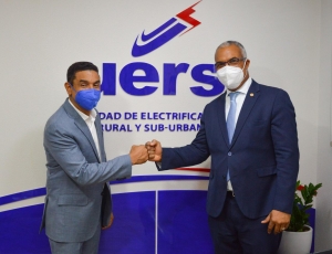 El Ing. Elvis Vásquez Cuevas director UERS y el Ing. Ind. Francisco Marte, presidente del CODIA.