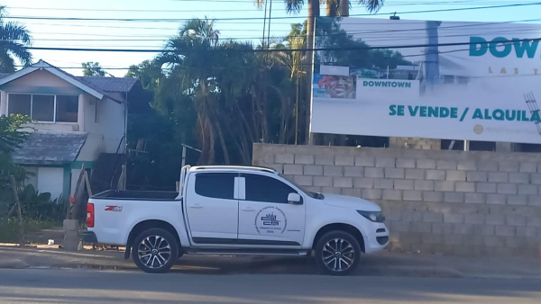 Delegación de Samaná Recibe una Camioneta para Fortalecer sus Labores Profesionales
