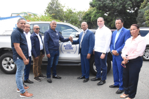 CODIA fortalece supervisión de obras en Barahona con entrega de vehículo a la Regional Suroeste